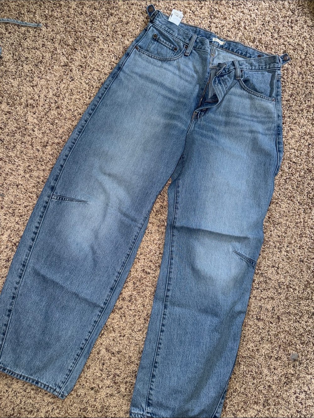 Levi’s Cinch Barrel Jean